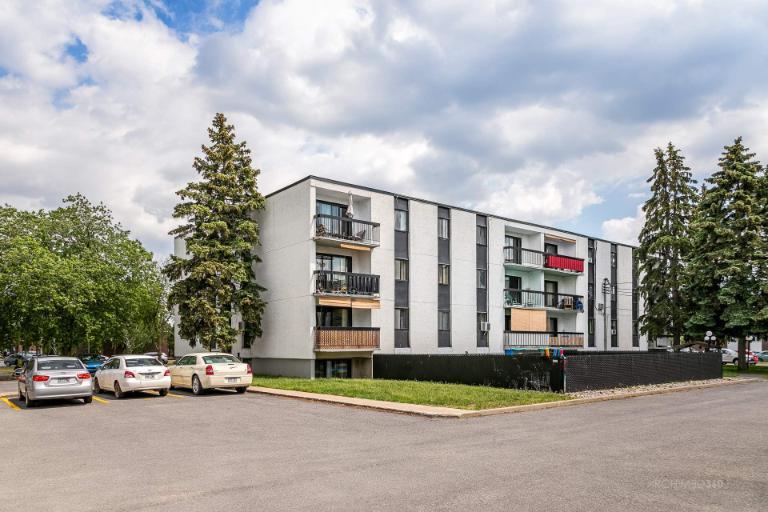 GRAND ET LUMINEUX 3.5 DISPONIBLE 1ER NOVEMBRE!! | 3164212