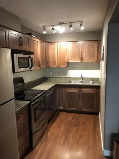 2 bedroom 1 full bath w/balcony and parking | 7 - 2104 17 Street Southwest, Calgary | 3164504