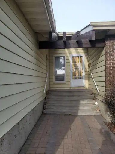 ROOMS FOR RENT IN SINGLE FAMILY HOME WITH COMMON AREA! | 147 - 147 Templeridge Close Northeast, Calgary | 3164511