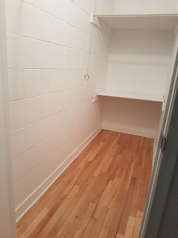 Perle Rare à Saint Lambert - Grand 3 1/2 Renové, entouré d'arbres et près du Village | 3164608