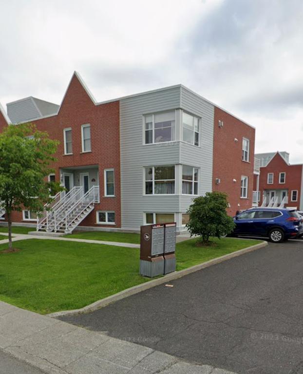 Condo 6 1/2 | 3164869