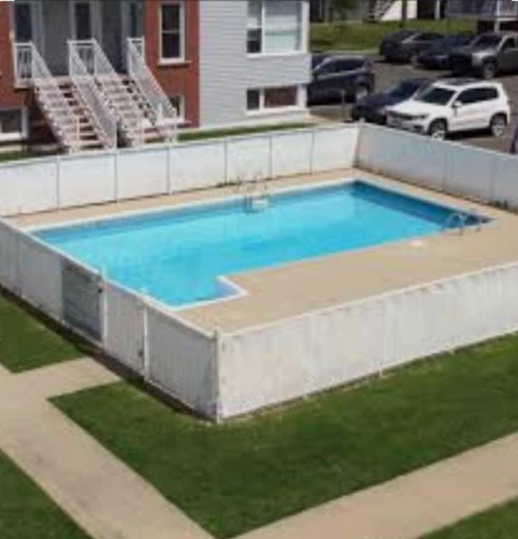 Condo 6 1/2 | 3164869