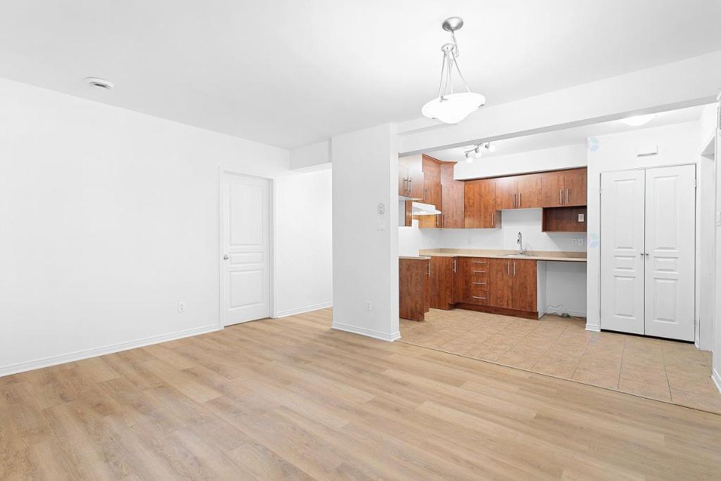 Appartement 1 CC en semi sous-sol //DISPONIBLE DÈS MAINTENANT | 3165858