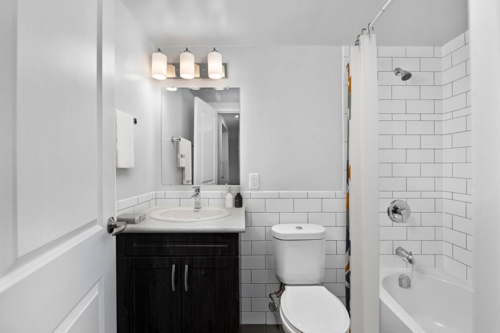 Pacific Way Apartments | 3165938