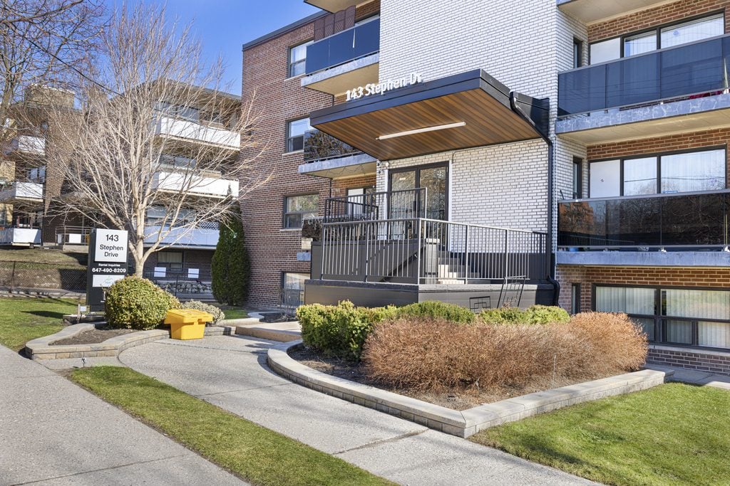 Stephen Drive Apartments | 3165949