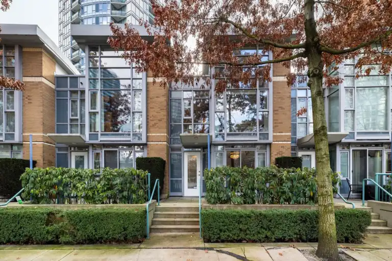 Quaywest | 1033 Marinaside Crescent, Vancouver | 3166044