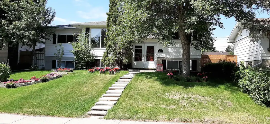 2BR/1BA $1700 Main Floor Include Single Garage in Huntington Hills | 172 Huntwick Way NE, Calgary | 3166140