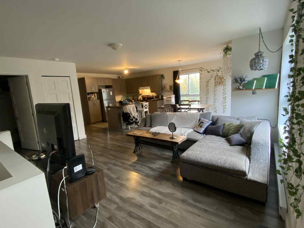 Grand 5 ½ lumineux à Sainte-Marguerite-du-Lac-Masson | 3166217