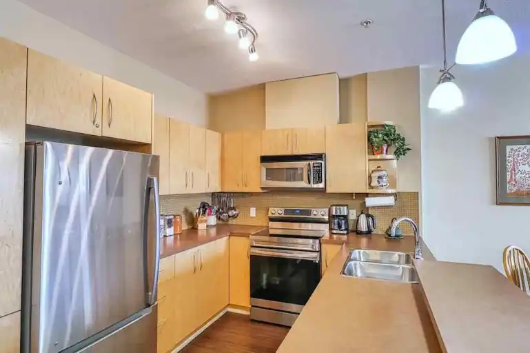 Cozy One Bedroom in Springbank Hill Area | 216 - 69 Springborough Crt SW, Calgary | 3173742