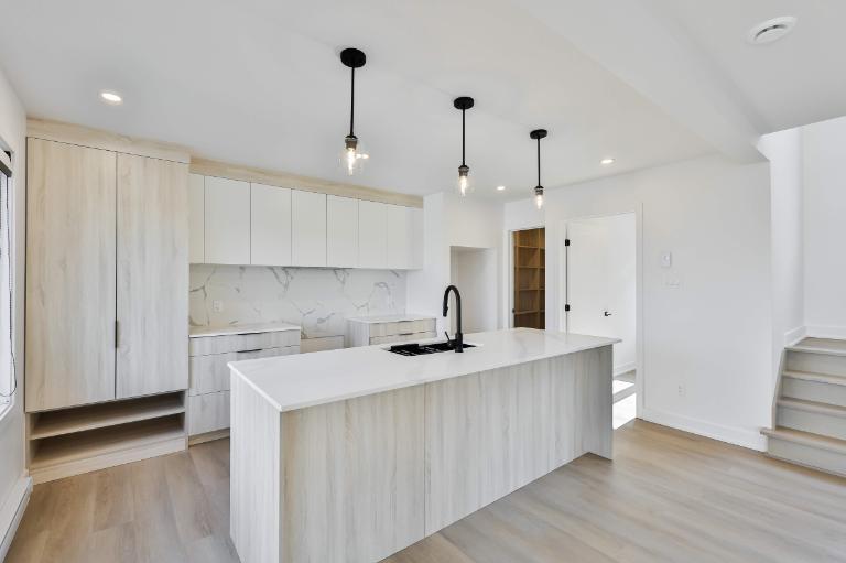 3 CH - 2 SDB - Sainte-Agathe-des-Monts - $2,250 /mo | 3166432