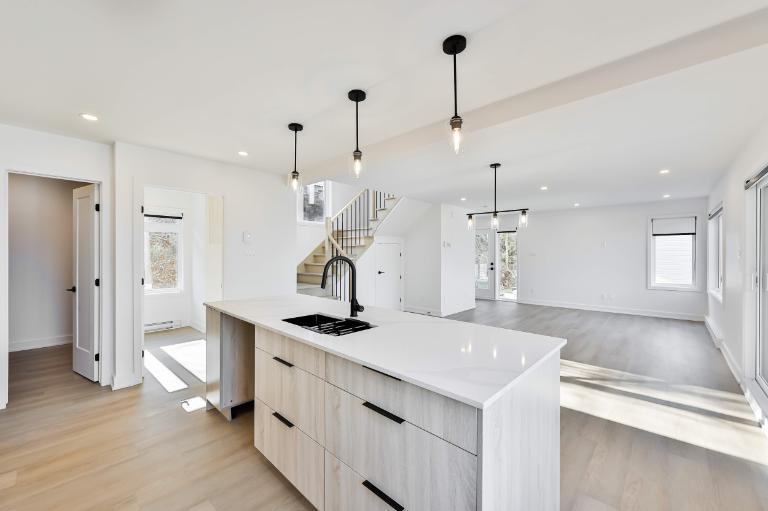 3 CH - 2 SDB - Sainte-Agathe-des-Monts - $2,175 /mo | 3166433