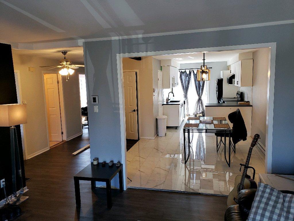 Grand 5 et demi à Aire Ouverte À Anjou Animaux acceptés | 3166441