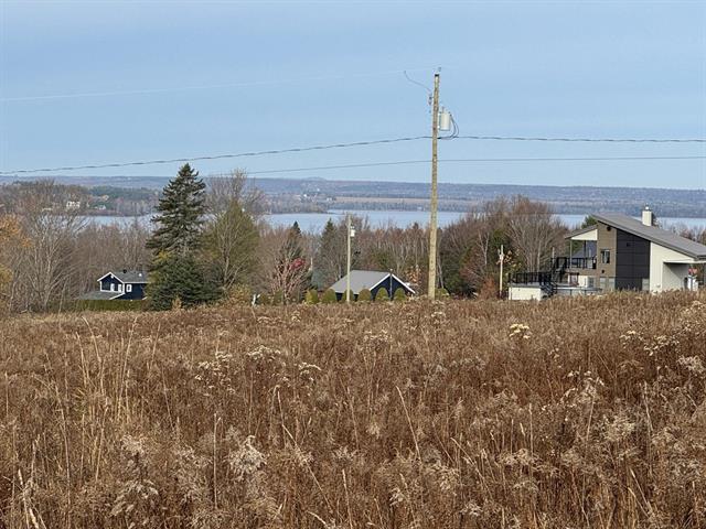Grand Lac St-François, Lambton, Estrie. Beau grand terrain prêt à bâtir de 35 521pi.ca. Vue sur le lac, droit de plage et ACCÈS notarié au lac. | 3166593