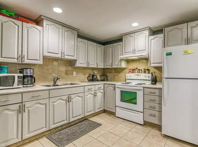 One bedroom for rent (share bathroom and kitchen) | 10911 77 Avenue Northwest, Edmonton | 3173404