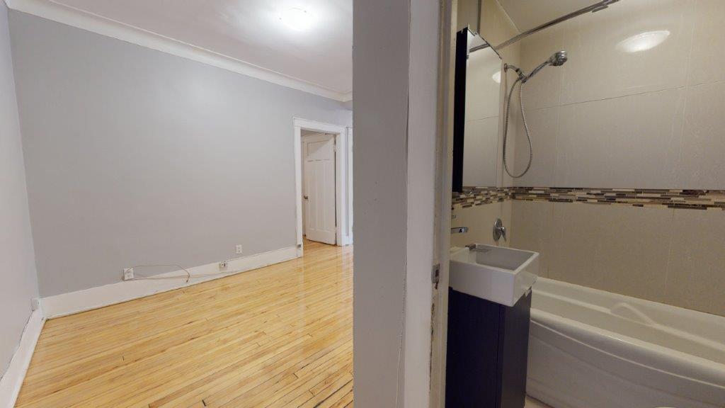 4 1/2 Park Avenue Apartment | 3173499