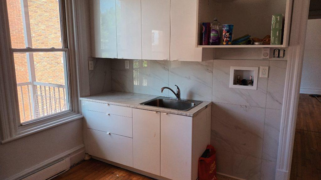 METRO PIE-1X GRAND 5 1/2 LIBRE +STATIONNEMENT | 3173501