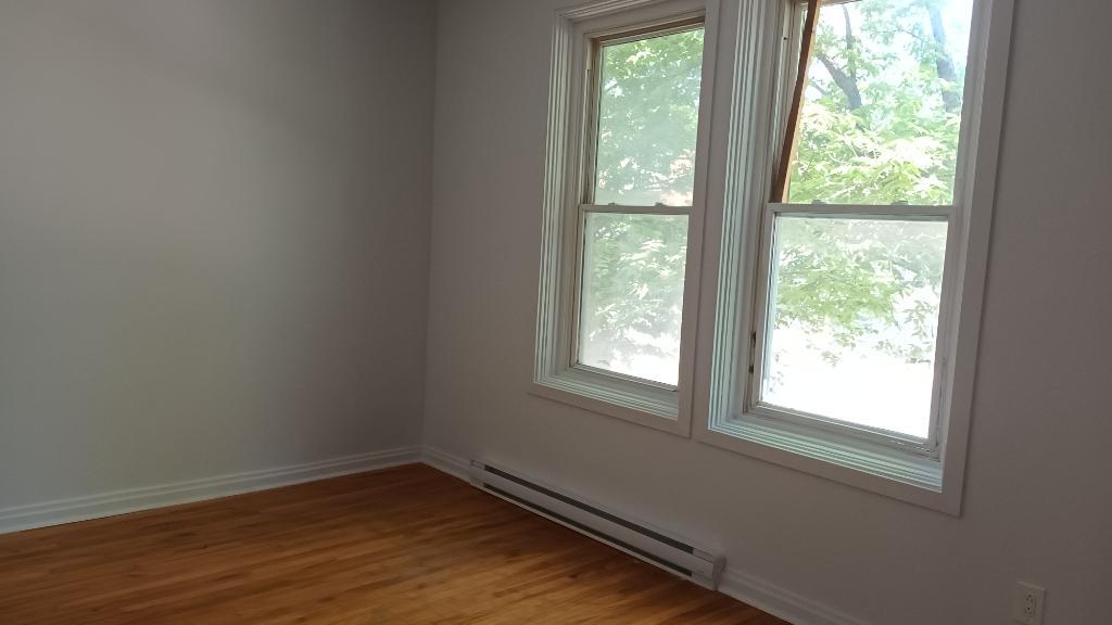 METRO PIE-1X GRAND 5 1/2 LIBRE +STATIONNEMENT | 3173501