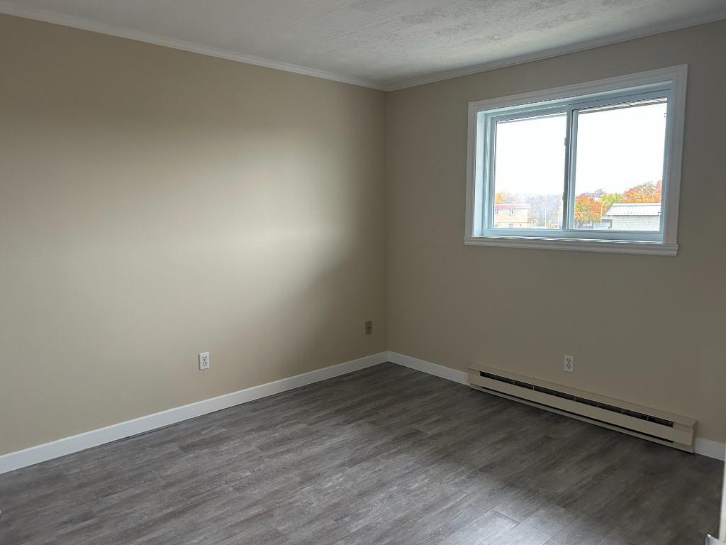 BEAU 5 1/2 - EMPLACEMENT IDÉAL - STATIONNEMENTS | 3173507