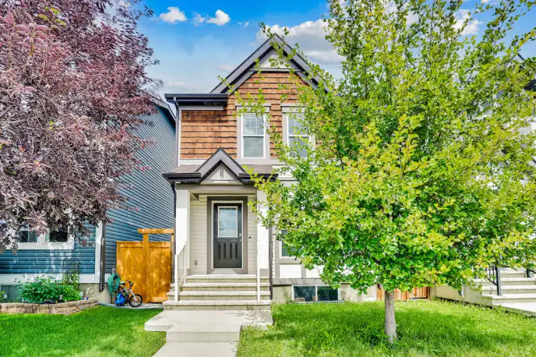 3 bedroom, 2.5 bath house in New Brighton Park SE, Calgary | 1223 New Brighton Park Southeast, Calgary | 3173784