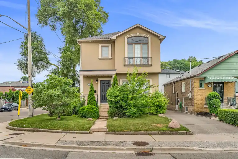 East York Basement Apartment For Rent | 450 Cosburn Avenue, Toronto | 3173905