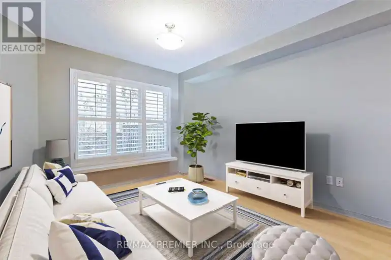 739 JOE PERSECHINI DRIVE | 739 JOE PERSECHINI DRIVE, Newmarket | 3173940