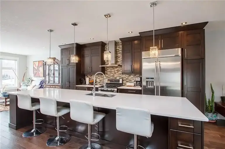 Elite Whispers-Luxury 4 Bedroom House in Spruce Cliff | 624 37 Street Southwest, Calgary | 3174011