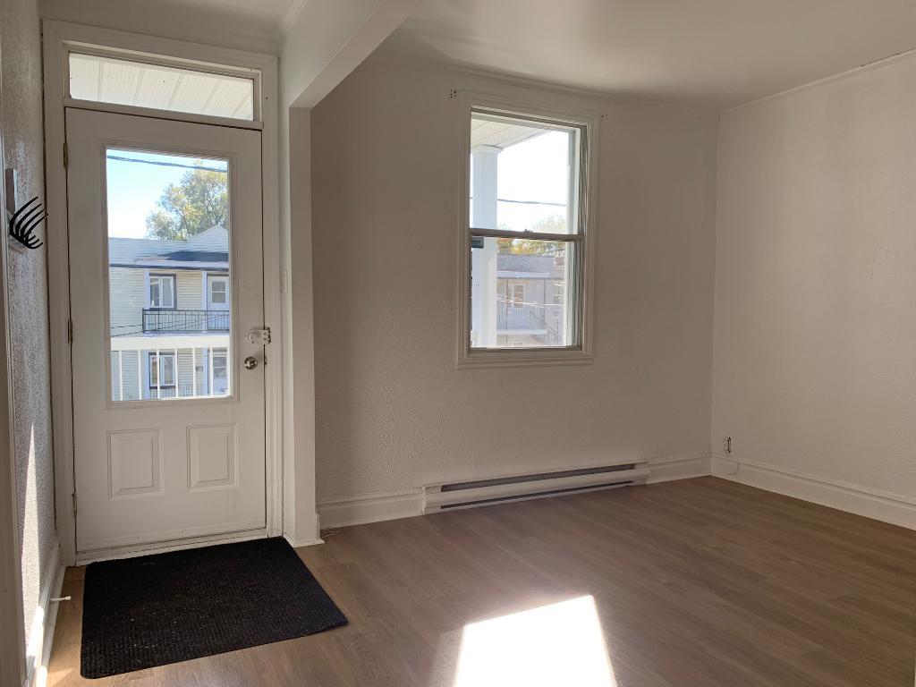 Beau 4 ½ à Saint-Jérôme – 5 électros inclus, 2 stationnement déneigé - Dispo maintenant | 3175177