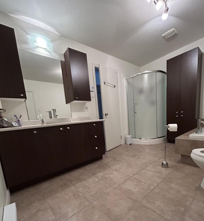 Spacieux condo 3 grandes chambres 5 1/2 | 3175634