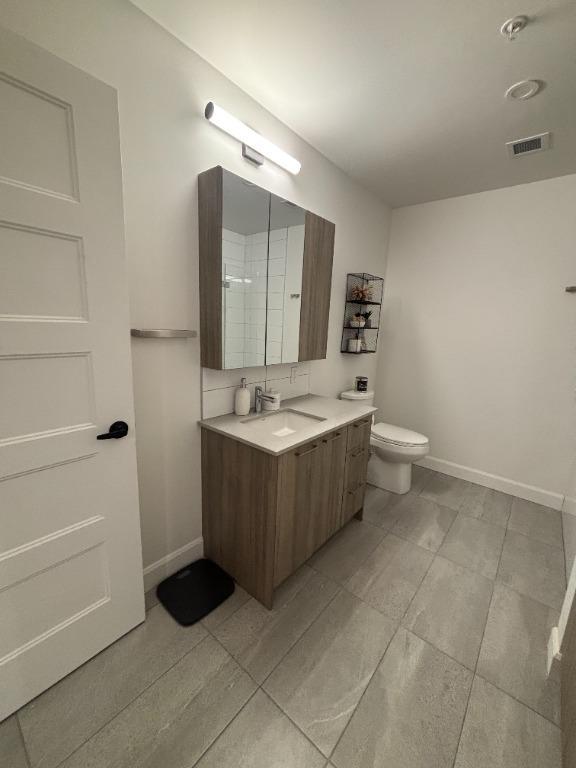 ✨ 3 ½ moderne, dernier étage, très lumineux – Wi-Fi & stationnement intérieur inclus ! | 3175643