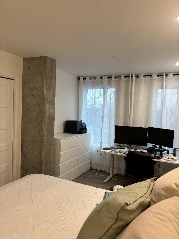 ✨ 3 ½ moderne, dernier étage, très lumineux – Wi-Fi & stationnement intérieur inclus ! | 3175643