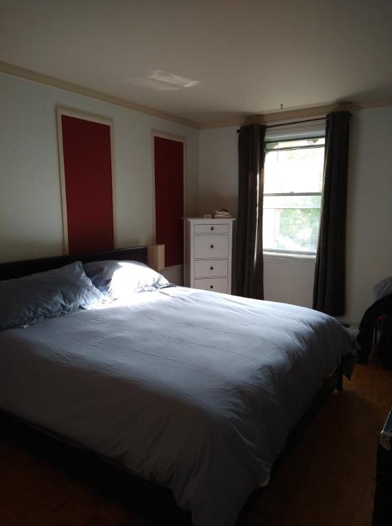 Sous location Grand 4 1/2 meublé tout compris sur 2 étages | 3175650