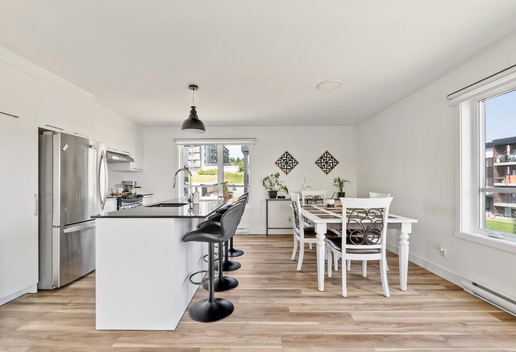 ANIMAUX ACCEPTÉS, Grand 51/2 vue partielle sur le fleuve | 3180975