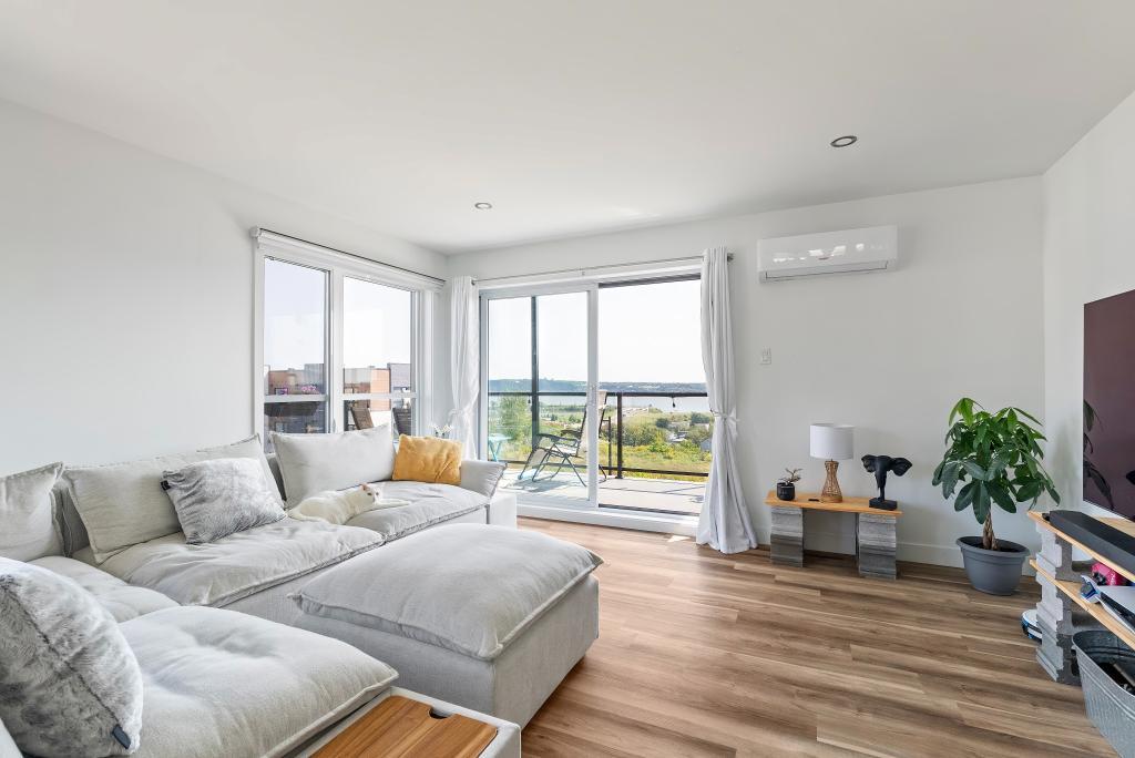 ANIMAUX ACCEPTÉS, Grand 51/2 vue partielle sur le fleuve | 3180975