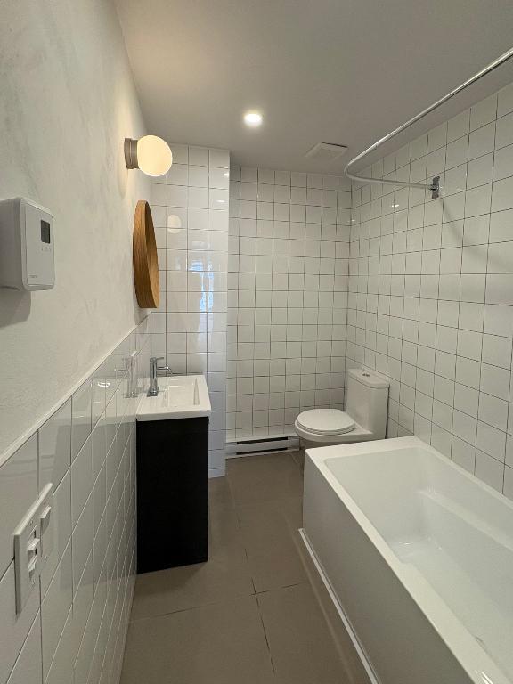 6 1/2 rdc lumineux tout rénové | 3175658