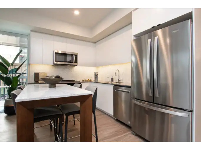 2475 Hurontario Street | 2475 Hurontario Street, Mississauga | 3175765