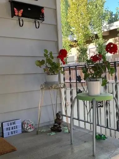 2-Generation furnished house close to Chinook Mall | 730 54 Avenue Southwest, Calgary | 3175867