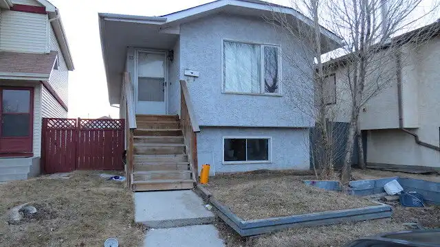 $500 DAMAGE DEPOSIT NEEDED | 13 Erin Grove Court Southeast, Calgary | 3175868
