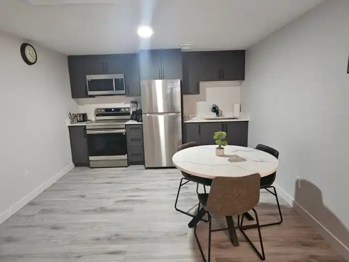 Modern 1-Bedroom Furnished Basement Suite – Utilities Included, Move-In Ready | 1625 Siskin Link Northwest, Edmonton | 3175876
