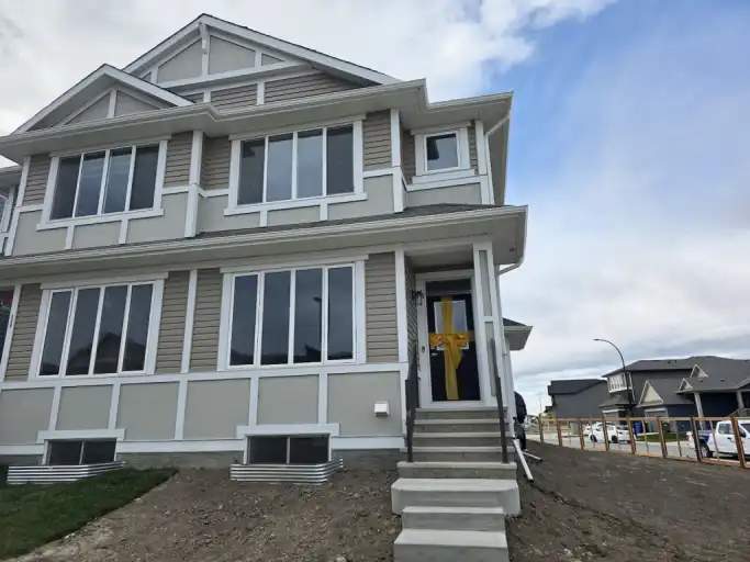 Modern House with an overlooking view | Calgary | 3175878