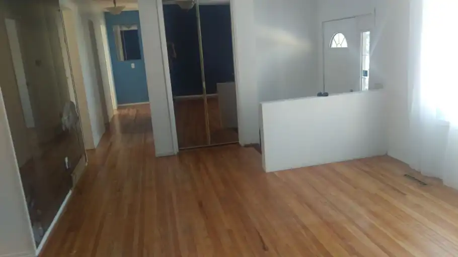 Big, bright 3 bedroom in GREAT neighbourhood - close to EVERYTHING | Calgary | 3175891