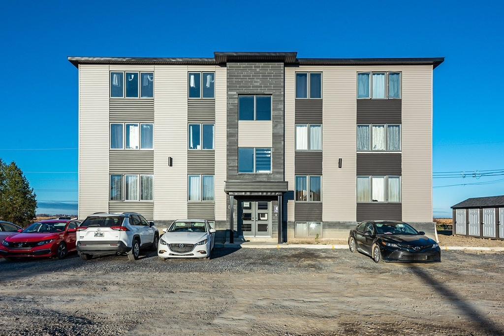 Beau grand 5 1/2, Ormstown, Libre maintenant ! | 3176407