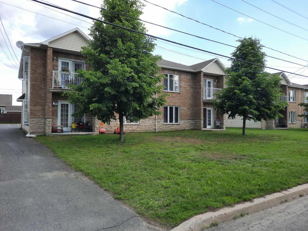 Drummondville Beau grand 5 1/2 à louer 1e étage libre pour 15 novembre | 3177134