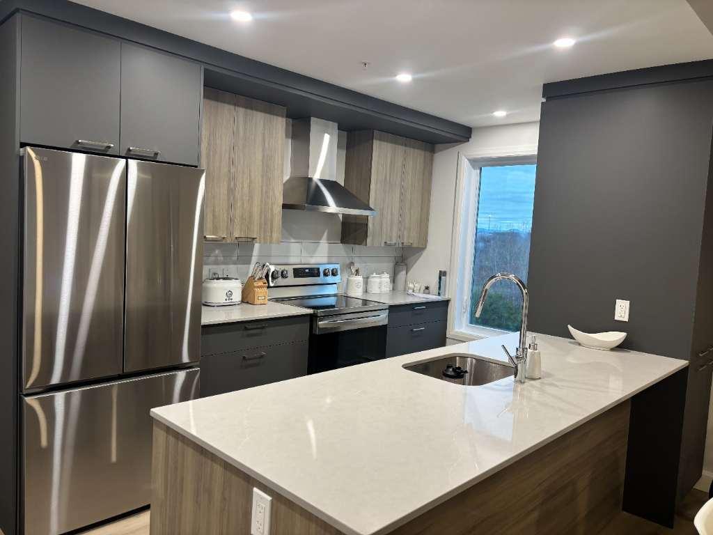 ✨ 3 ½ moderne, dernier étage, très lumineux – Wi-Fi & stationnement intérieur inclus ! | 3177575