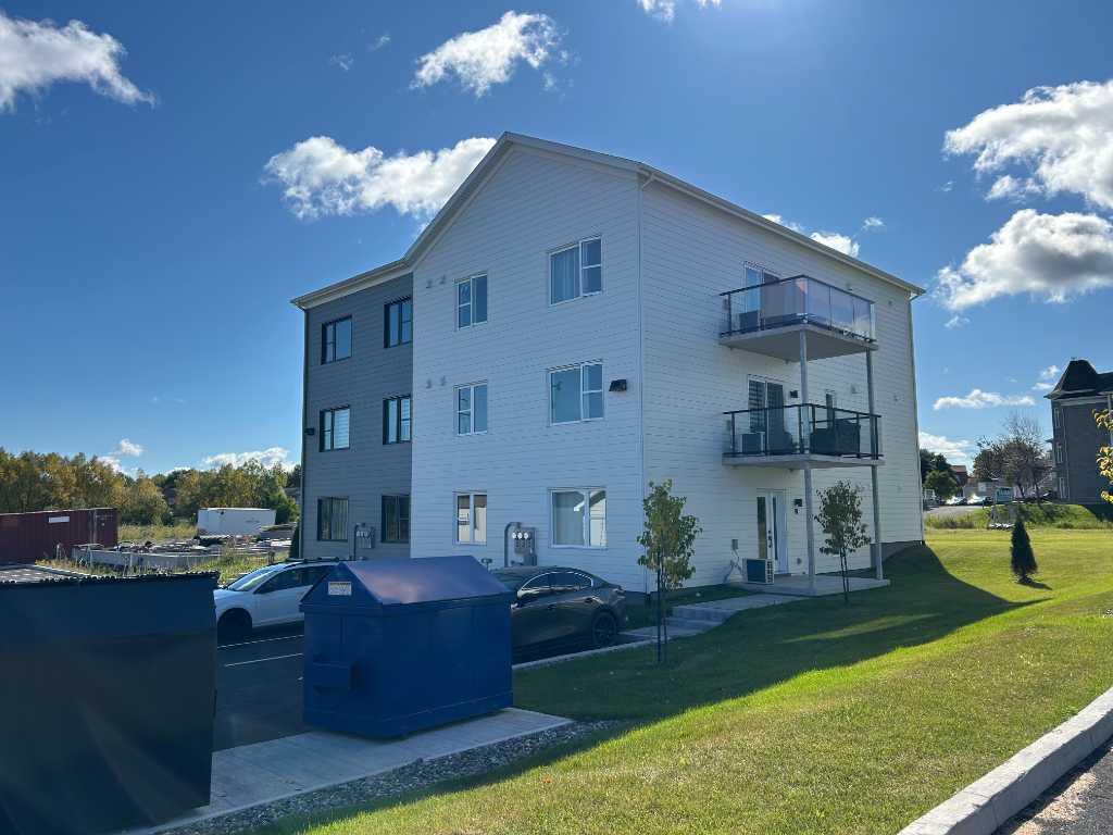 Magnifique Condo locatif neuf 3 1/2 secteur Charny pour mai 2026 | 3181856