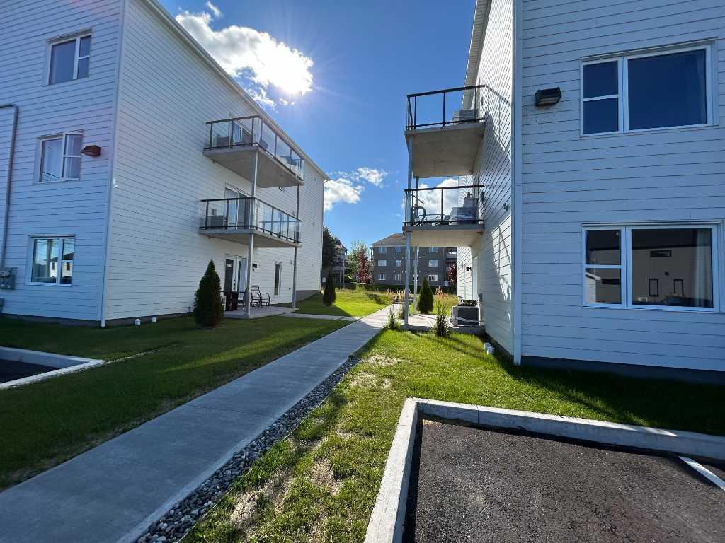 Magnifique Condo locatif neuf 3 1/2 secteur Charny pour mai 2026 | 3181856