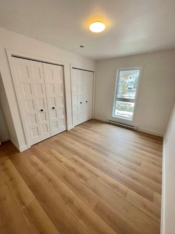 3 CH - 2 SDB - Waterloo - $1,600 /mo | 3177643