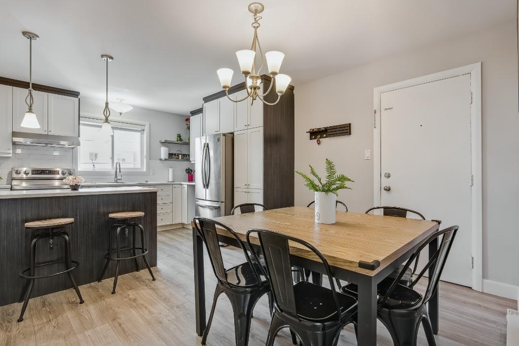 Grand condo 5 ½ à Chambly, entièrement rénové, 2 stationnements | 3177653