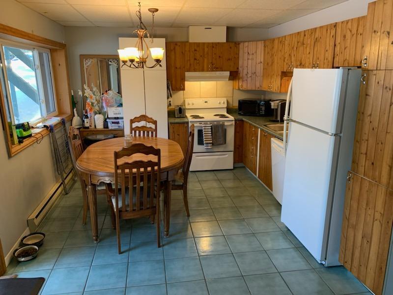 5 1/2 foyer tout inclus (wifi et hydro) terrain bordé d'un étang | 3178020