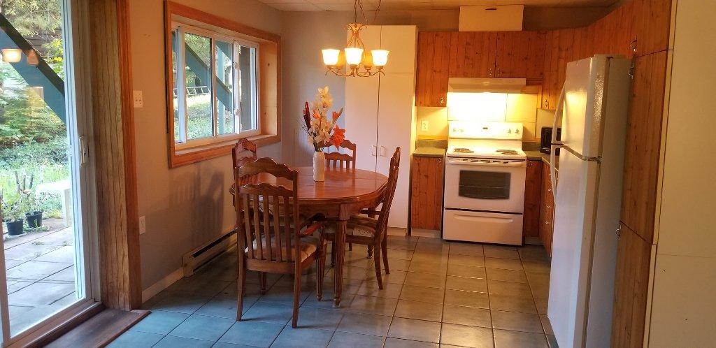 5 1/2 foyer tout inclus (wifi et hydro) terrain bordé d'un étang | 3178020