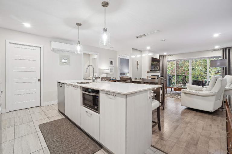 2 CH - 2 SDB - Bromont - $2,175 /mo | 3178577